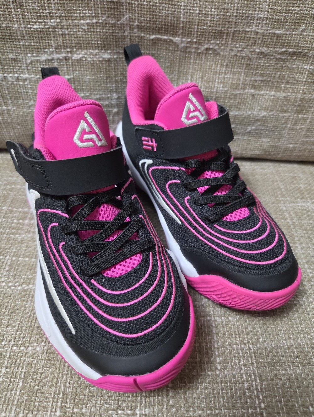 Nike Giannis Immortality 4 PS – Black/Laser Fuchsia – Size 13.5